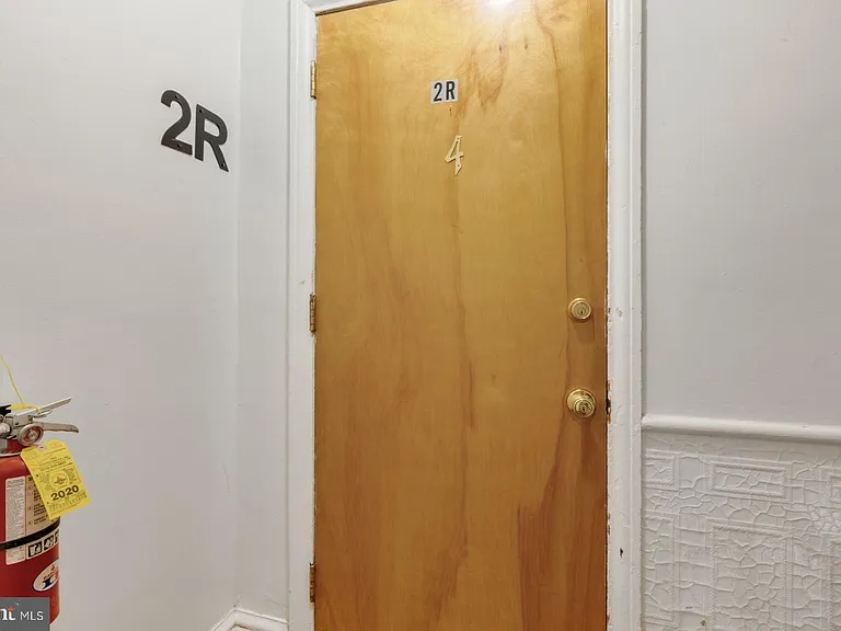 350 Green Ln #2R — Photo 14