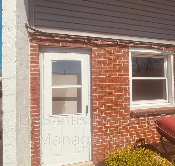 401 Moon Clinton Rd #11 — Photo 2