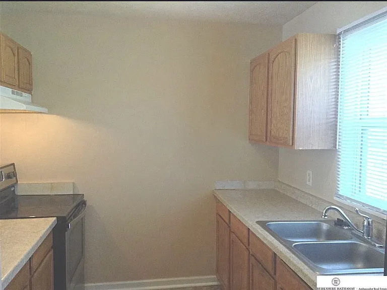 3710 Decatur St — Photo 4