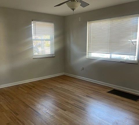 5th image of 1441 Van Fleet Ave