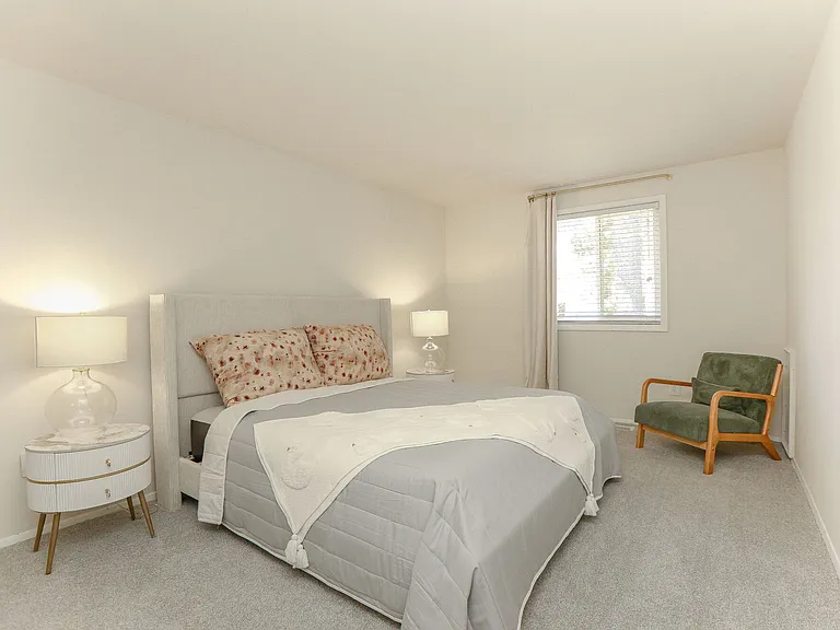 Millspring Commons Apartments and Townhomes — Photo 49