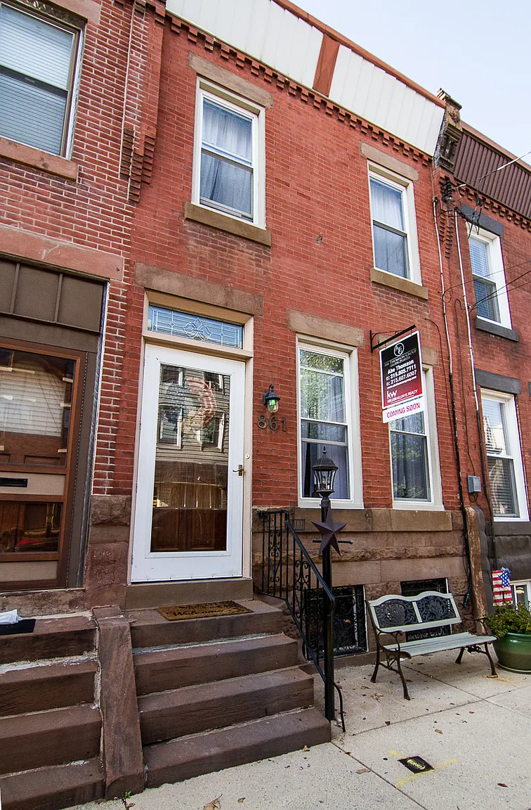 861 E Thompson St photo 1