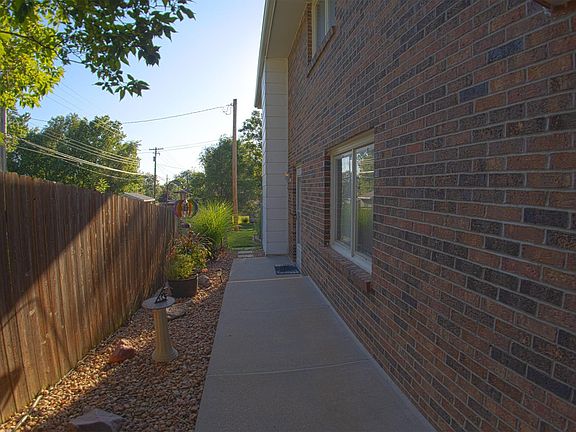 4th image of 4205-4207 S 52nd St