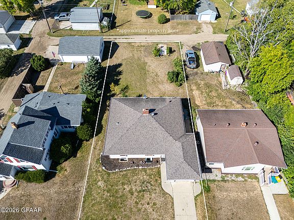 4th image of 219 2nd Ave N