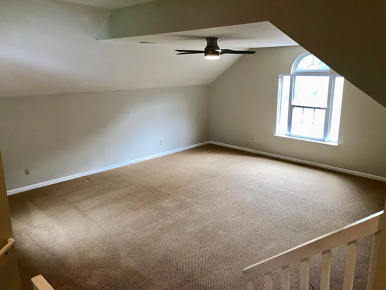 Bonus Room (Upstairs)