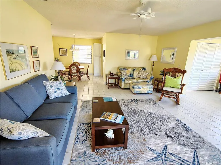SE Sea Island Way — Photo 13