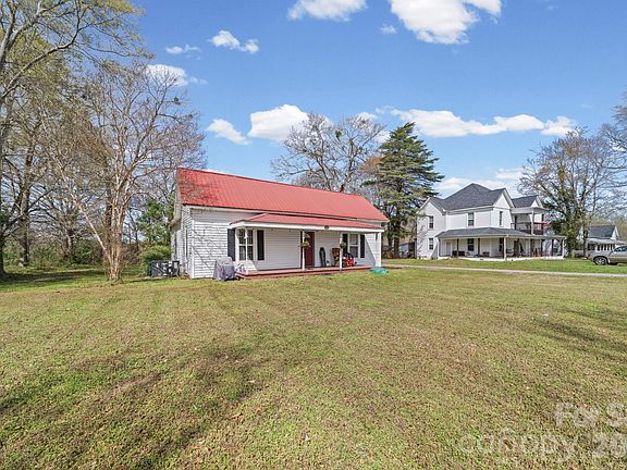 2nd image of 1930 S Post Rd