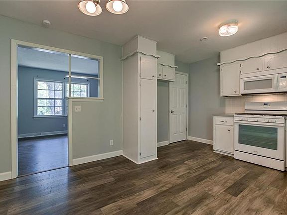 5th image of 2811 N 74th St
