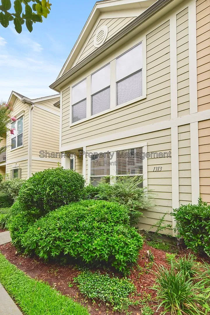 2 bed, 2.0 bath, 1181 sqft, $1,950 — Photo 4