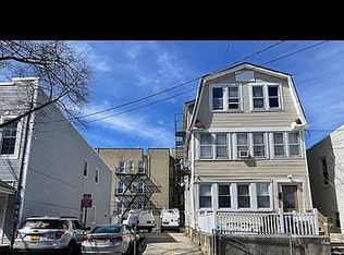 3716 28th St, Long Island City, NY 11101