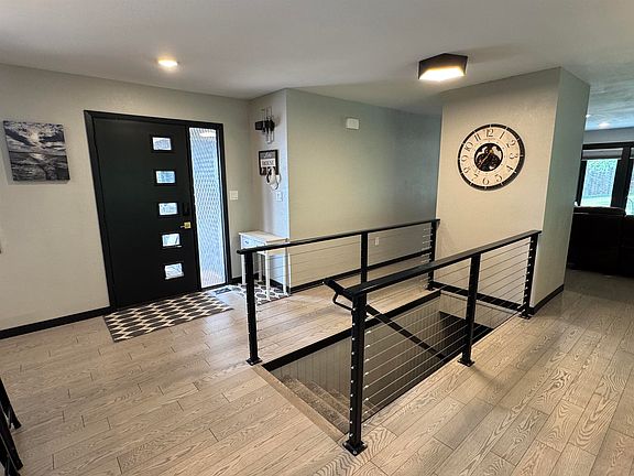 3rd image of 125 Kingsley Ln