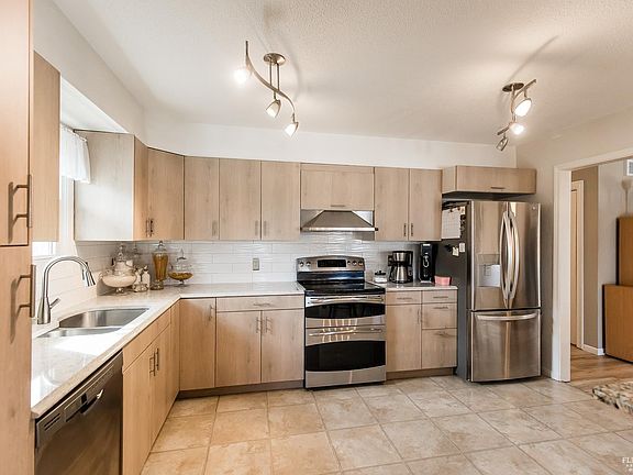 5th image of 1518 Holly Ln