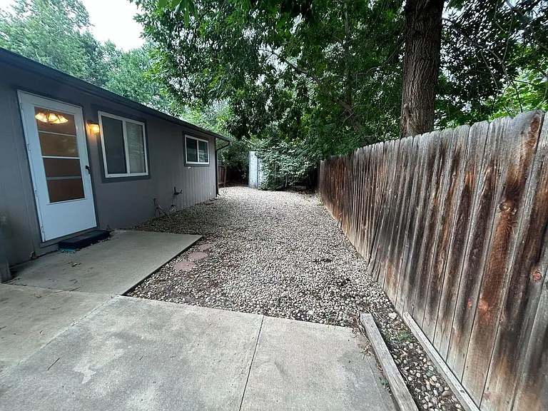 1249 E 6th St — Photo 18