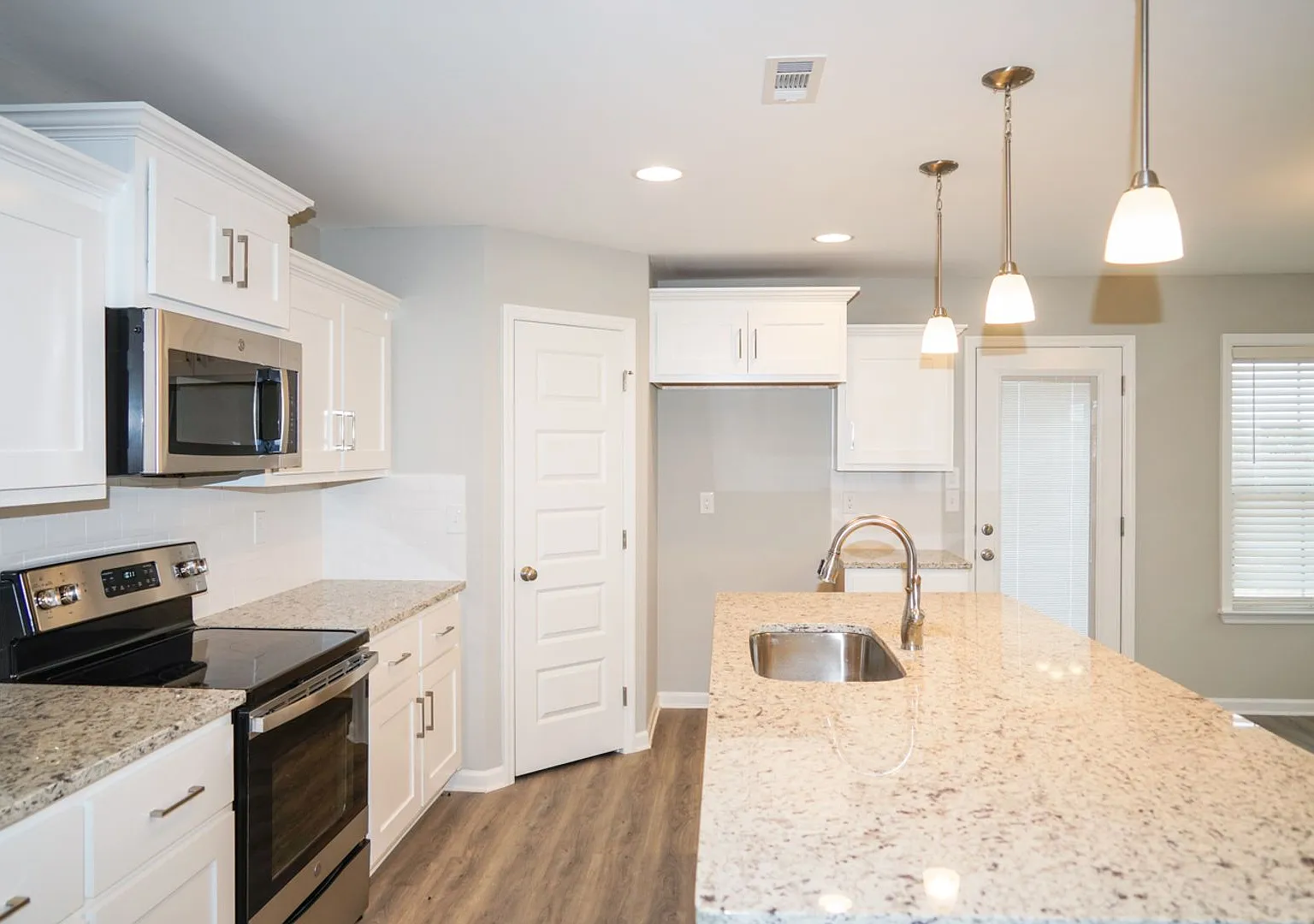 Welcome Home to This Spacious Meridianville Gem Near Huntsville — Photo 4