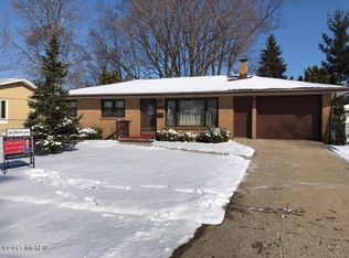 1537 32nd St SW, Wyoming, MI 49509