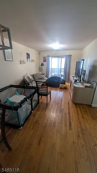 5 bed, 3.0 bath, $3,650 — Photo 2