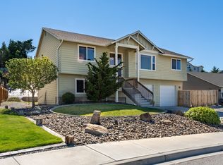 1346 Tractor Loop, East Wenatchee, WA 98802