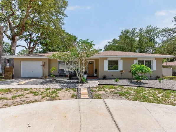 14728 Bay Dr, Largo, FL 33774