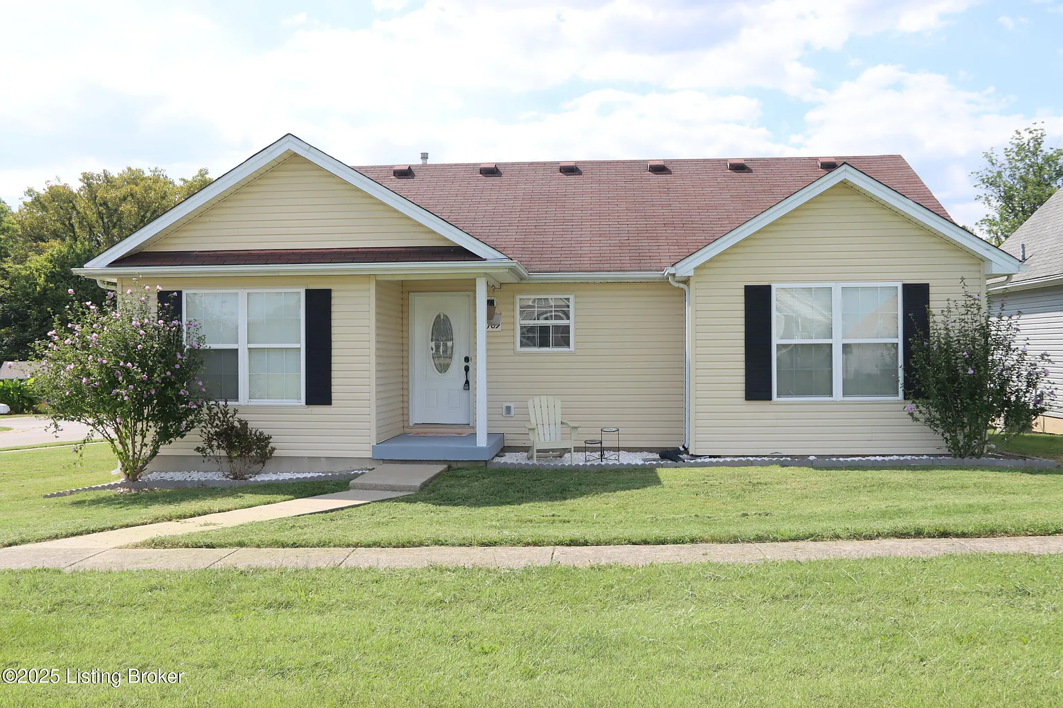9709 Williamsborough Ln photo 1