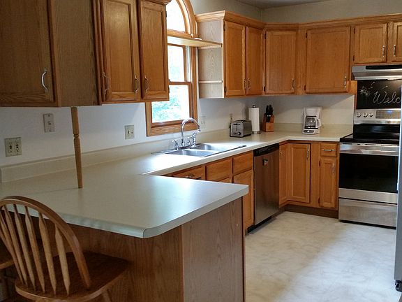 Spacious kitchen!