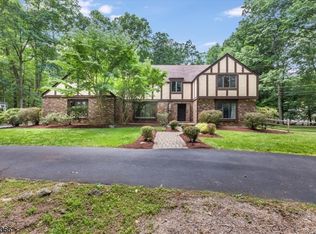 36 Longview Rd, Lebanon, NJ 08833