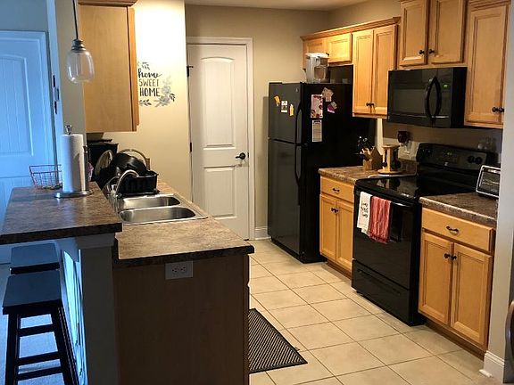 2nd image of 102 Capstone Dr Unit 4