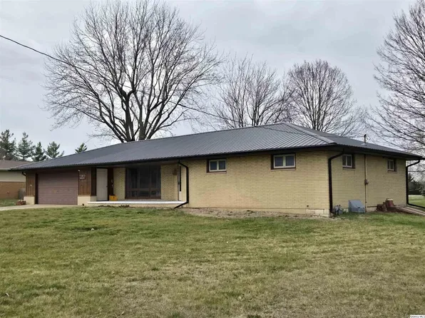 3 Lynn Rose Hts, Mount Sterling, IL 62353