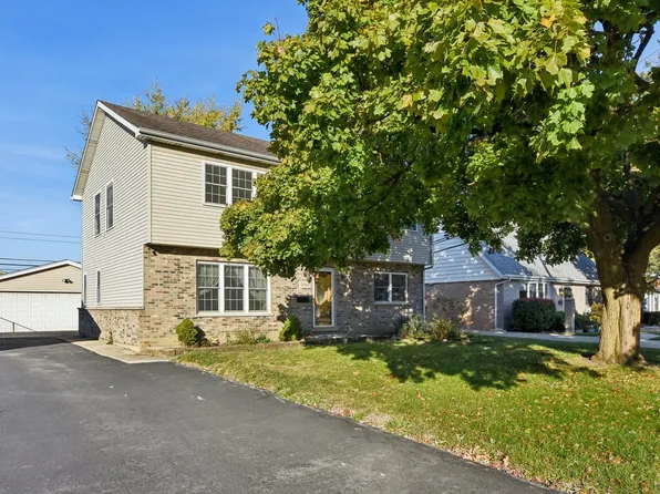 12942 W Playfield Dr, Crestwood, IL 60418