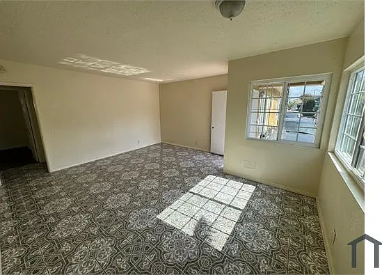 2 bed, 738 sqft, $2,300 — Photo 3