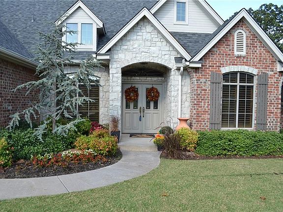 Exterior Front Entry