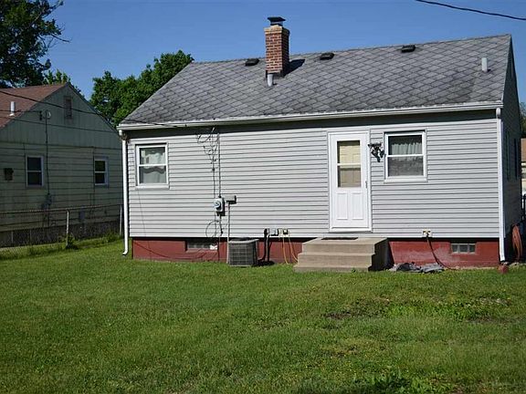 3rd image of 732 S Kenmore St