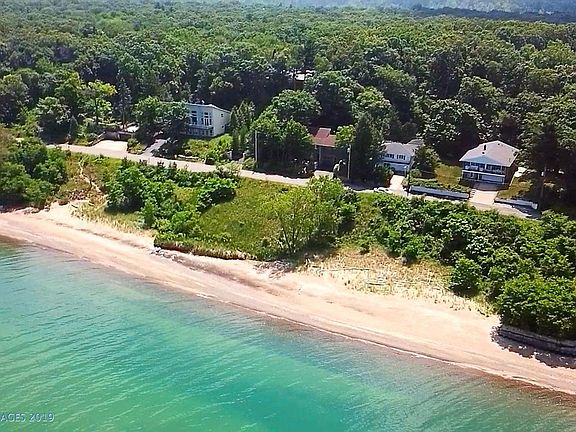 3rd image of 331 Lake Front Dr
