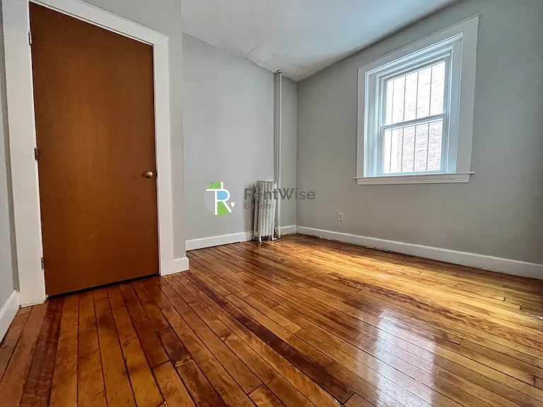 16 Royce Rd #4 — Photo 12