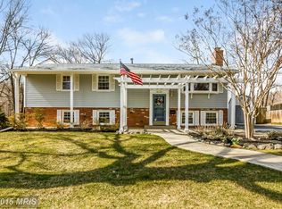 9239 Kristin Ln, Fairfax, VA 22032