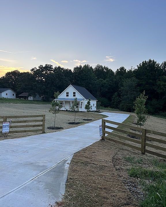 2nd image of 2148 Post Rd
