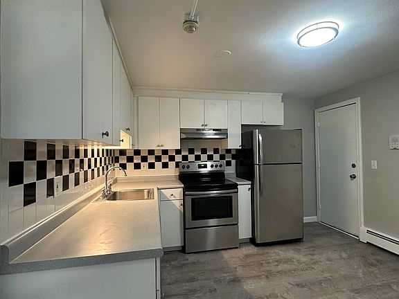 3rd image of 11 Allen Ave APT 3