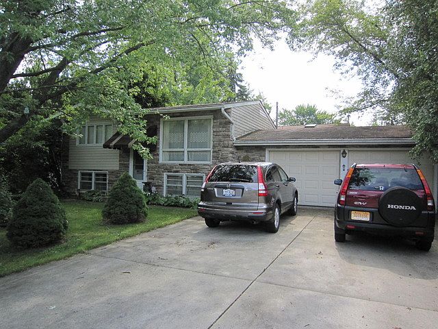 1st image of 376 Birchwood Dr