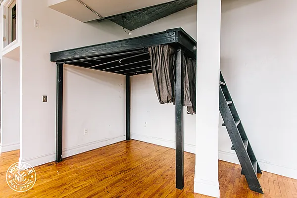 Rented by MySpaceNYC | media 27