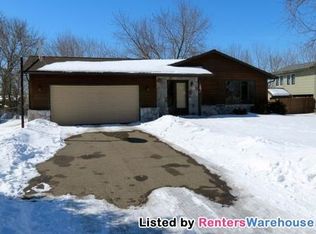 1926 Timber Wolf Trl N, Eagan, MN 55122