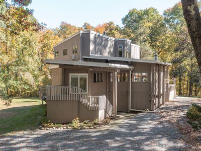 9 Tanglewood Lane, Sandy Hook, CT, 06482
