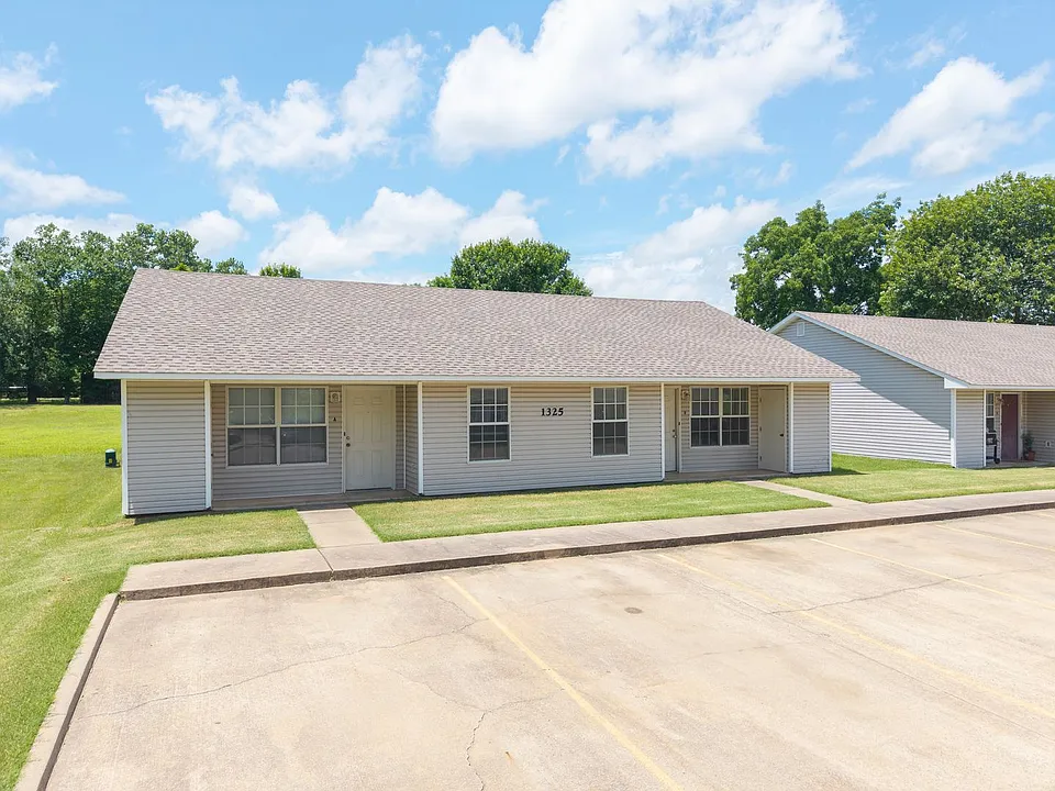 1325 Brazil Ave