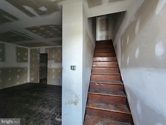 2nd image of 3425 6th St