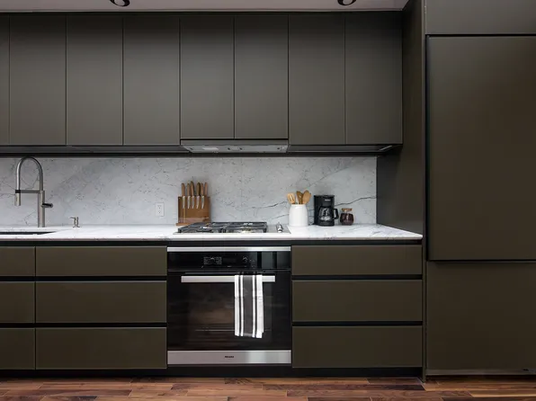 533 Leonard Street image 10 of 25