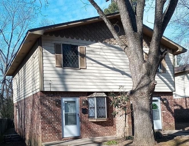 2nd image of 1205 Summer Cir APT A