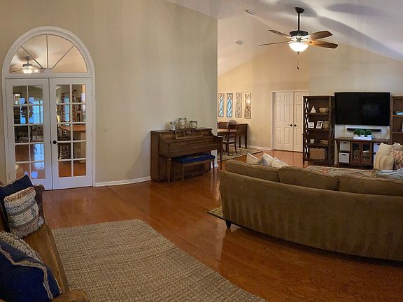 5th image of 707 Chesswood Ct