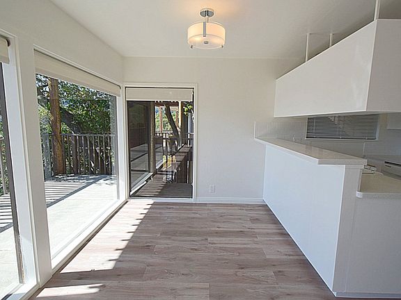 5th image of 1300 Mar West St #4