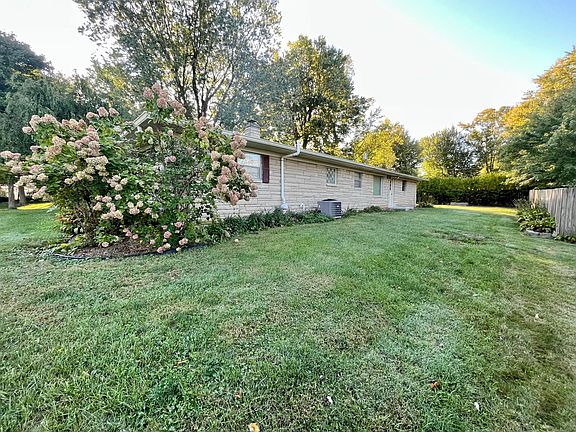 4th image of 2459 W Del Mar Dr