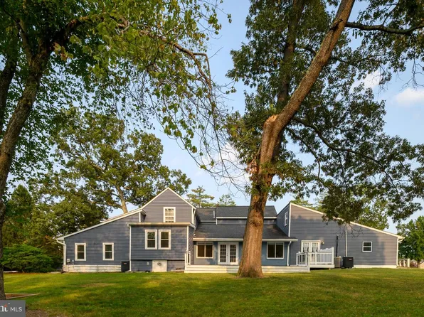 8318 Elvaton Rd, Millersville, MD 21108