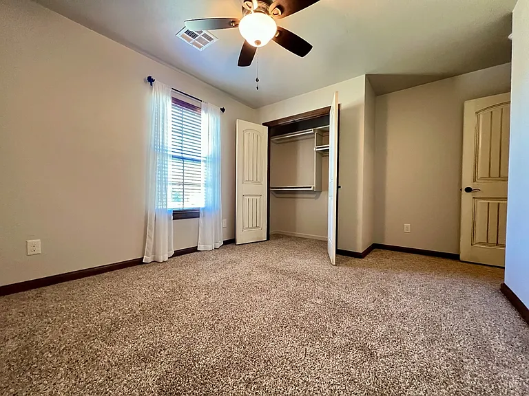 11748 SW 25th Ter — Photo 12