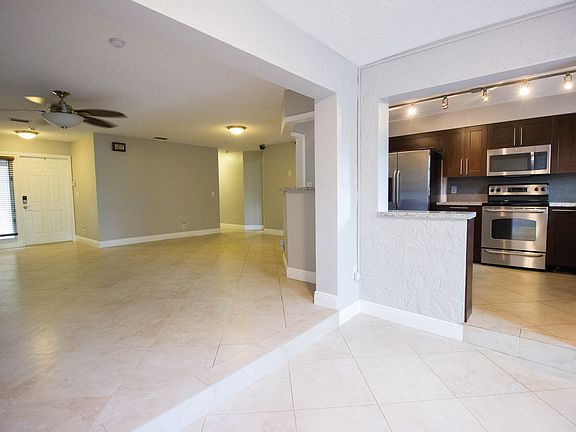 3rd image of 3407 Water Oak Dr #1405